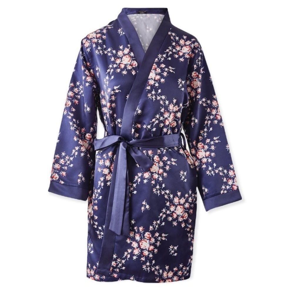 Morgan Lane Allie Robe - Picture 2 of 11